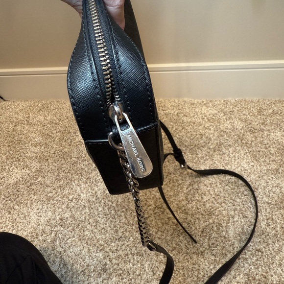 Michael Kors cross body purse - Picture 7 of 10